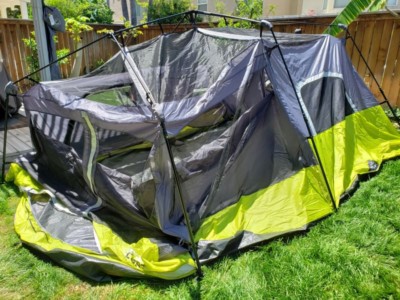 Partially collapse tent